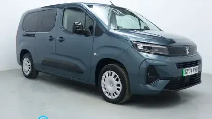 Used Vauxhall Combo Design Edition 100 kW (136 HP) 2026 MPV