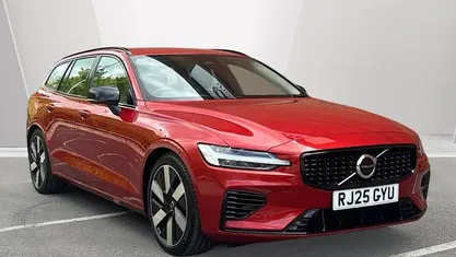 Used Volvo V60 Plus 350 HP (257 kW) 2025 Red Estate