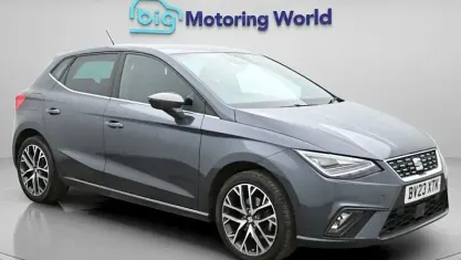 Begagnad Seat Ibiza XCELLENCE Lux 110 HK (80 kW) 2023 Grå Halvkombi