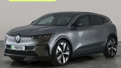 Usado Renault Megane E-Tech Techno 161 kW (220 CV) 2023 Gris Utilitario