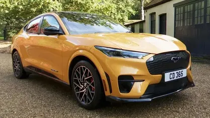 Used Ford Mustang Extended Range 487 HP (358 kW) 2021 White Estate