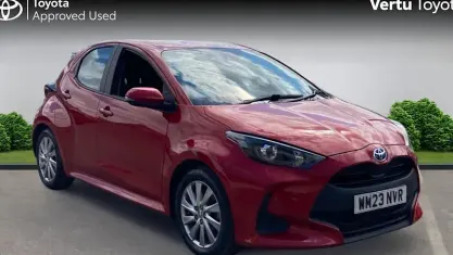 Used Toyota Yaris 116 HP (85 kW) 2023 Scarlet flare (pearlescent paint) Hatchback