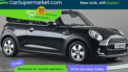 Usado Mini Cooper Cabriolet Classic 136 HP (100 kW) 2020 Preto Cabrios