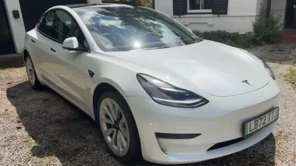 Used Tesla Model 3 RWD 235 kW (320 HP) 2022 White Sedan
