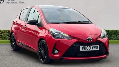 Używany Toyota Yaris Hybrid Sport 101 KM (74 kW) 2019 Czerwony Hatchback