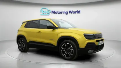 Used Jeep Avenger EV Summit 114 kW (156 HP) 2024 Yellow SUV