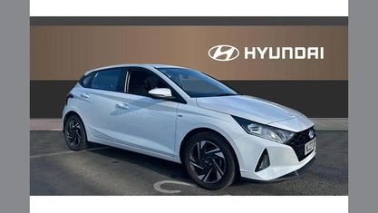 Używany Hyundai i20 SE 101 KM (74 kW) 2023 Biały Hatchback
