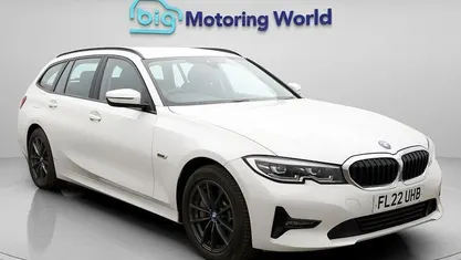 Used BMW 330e 292 HP (214 kW) 2022 White Estate