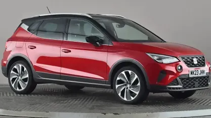 Begagnad Seat Arona FR Sport 110 HK (80 kW) 2023 Röd SUV