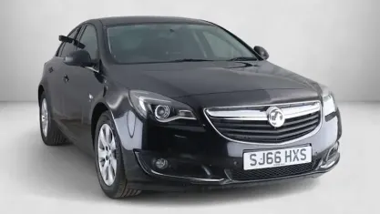 Used Vauxhall Insignia SRi 136 HP (100 kW) 2016 Black Hatchback