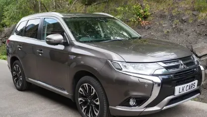 Used Mitsubishi Outlander P-HEV 203 HP (149 kW) 2016 Estate