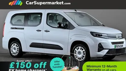 Used Vauxhall Combo Design Edition 100 kW (136 HP) 2025 White MPV