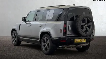 Used 2024 Land Rover Defender SE Dynamic Estate | £61,795 (Fair price)