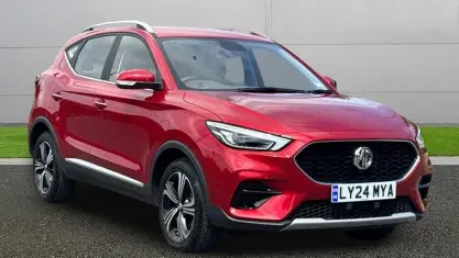 Usado MG ZS Excite 106 HP (77 kW) 2024 Vermelho SUV