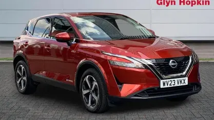 Used Nissan Qashqai N-Connecta 190 HP (139 kW) 2023 Red SUV