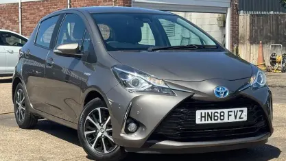 Used Toyota Yaris Hybrid 101 HP (74 kW) 2019 Hatchback
