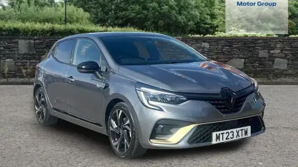 Używany Renault Clio V Engineered 145 KM (106 kW) 2023 Hatchback