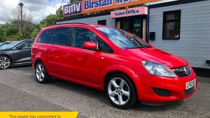 Used Vauxhall Zafira 116 HP (85 kW) 2013 Red MPV