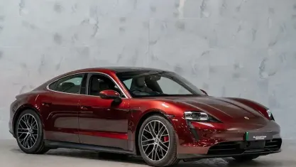 Używany Porsche Taycan 419 kW (571 KM) 2023 Sedan/Limuzyna