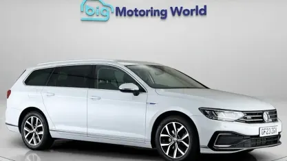 Used VW Passat GTE 218 HP (160 kW) 2023 White Estate