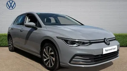 Begagnad VW Golf VIII Style 204 HK (150 kW) 2023 Grå Halvkombi