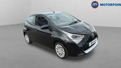Used Toyota Aygo X-play 72 HP (52 kW) 2019 Black Hatchback