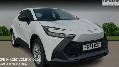 Käytetty Toyota C-HR 140 HP (102 kW) 2026 Katumaasturi