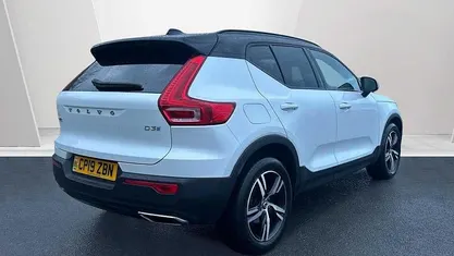 Used 2019 Volvo XC40 R-Design SUV | £17,950 (Fair price)