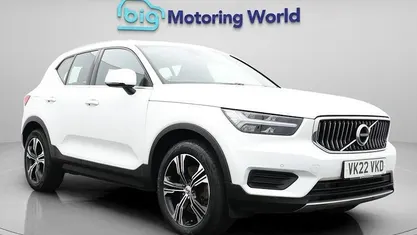 Used Volvo XC40 Inscription 211 HP (155 kW) 2021 White SUV