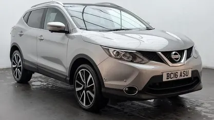 Used 2017 Nissan Qashqai Tekna SUV | £11,050 (Fair price)
