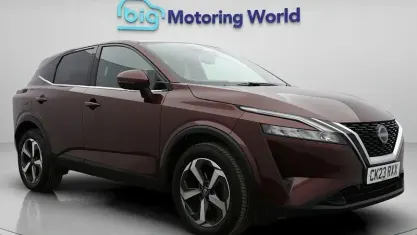 Usado Nissan Qashqai N-Connecta 140 HP (102 kW) 2023 Vermelho SUV