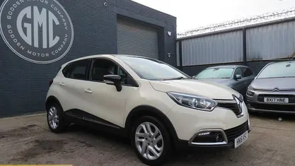 Used Renault Captur Dynamique 90 HP (66 kW) 2016 Cream SUV