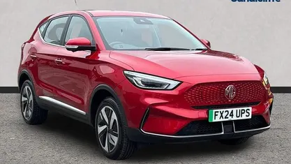 Tri coat dynamic red Used 2023 MG ZS SE Hatchback | £14,534 (Fair price)
