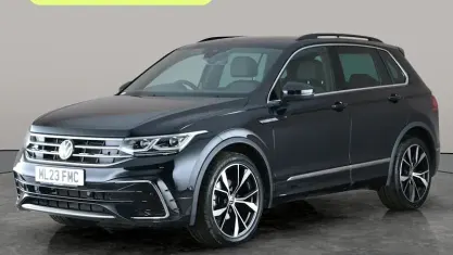 Usado VW Tiguan R-line 150 HP (110 kW) 2023 Preto SUV