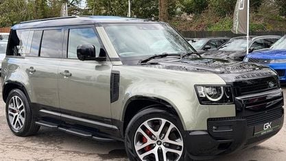 Used Land Rover Defender 300 HP (220 kW) 2024 Green SUV