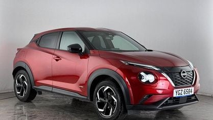 Używany Nissan Juke N-Connecta 143 KM (105 kW) 2023 Czerwony SUV