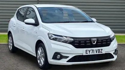 Used Dacia Sandero Comfort 91 HP (66 kW) 2021 White Hatchback