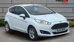 White Used 2015 Ford Fiesta Zetec Hatchback | £4,995 (Fair price)