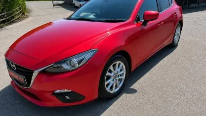 Używany Mazda 3 120 KM (88 kW) 2016 Hatchback