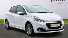 White Used 2019 Peugeot 208 Signature Sky Hatchback | £8,150 (Fair price)