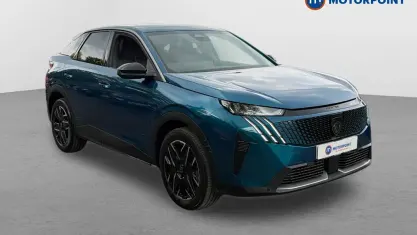 Usado Peugeot 3008 Allure 136 HP (100 kW) 2024 Azul SUV