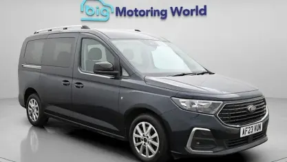 Usado Ford Tourneo Titanium 122 CV (89 kW) 2026 Familiar