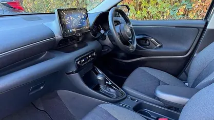 Used Toyota Yaris Hybrid Design 116 HP (85 kW) 2024 Grey Hatchback