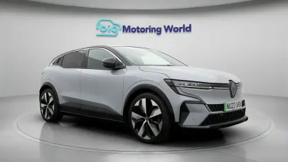 Używany Renault Megane E-Tech Techno 160 kW (218 KM) 2023 Szary Hatchback