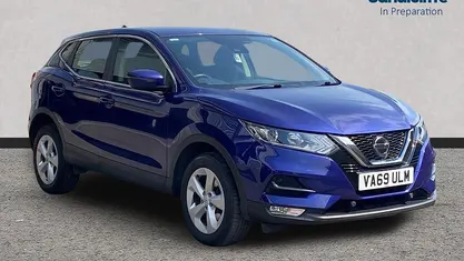 Używany Nissan Qashqai Acenta Premium 140 KM (102 kW) 2020 Niebieski SUV