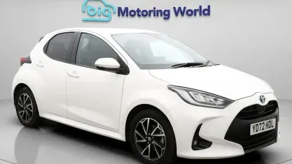 Begagnad Toyota Yaris Hybrid Design 116 HK (85 kW) 2025 Halvkombi
