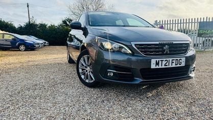 Gebraucht Peugeot 308 Allure 131 PS (96 kW) 2021 Kleinwagen