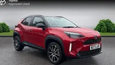 Scarlet flare bitone Used 2023 Toyota Yaris Hybrid Sport SUV | £23,268 (Good price)