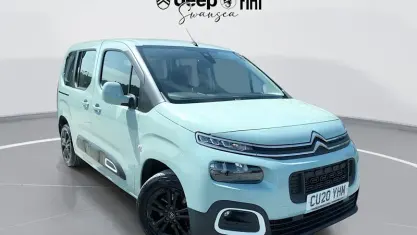 Usado Citroën Berlingo Flair 131 CV (96 kW) 2020 Verde Monovolumen