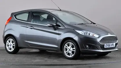 Used Ford Fiesta Zetec 101 HP (74 kW) 2016 Grey Hatchback